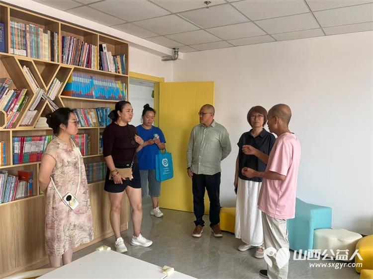 感谢山西中医药大学和长治医学院走进太原市灵星社区服务中心了解孤独症孩子的康复训练托养及技能培训情况 - 第5张 - 山西公益人 感谢山西中医药大学和长治医学院走进太原市灵星社区服务中心了解孤独症孩子的康复训练托养及技能培训情况 - 第5张