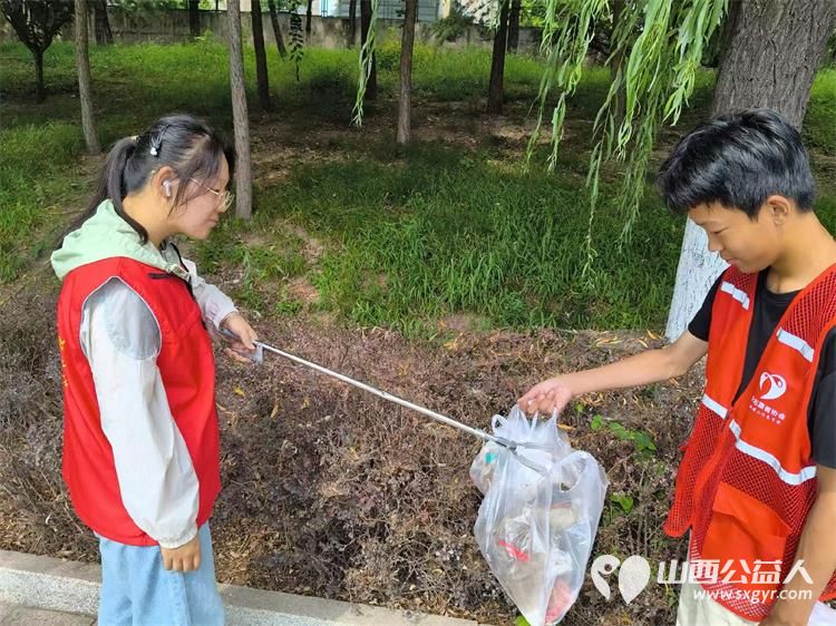 文水县爱心帮扶志愿者协会关爱河湖保护文峪河魅力文水志愿者在行动7月28日沿文峪河河道清理捡拾垃圾 - 第5张 - 山西公益人 文水县爱心帮扶志愿者协会关爱河湖保护文峪河魅力文水志愿者在行动7月28日沿文峪河河道清理捡拾垃圾 - 第5张