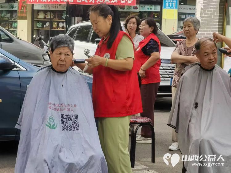 志愿服务进社区健康活动暖人心----介休市敬老协会志愿者2026年7月29日走进介休市东南街道段家巷社区为社区所有老人爱心理发义诊等多项贴心服务 - 第7张 - 山西公益人 志愿服务进社区健康活动暖人心----介休市敬老协会志愿者2026年7月29日走进介休市东南街道段家巷社区为社区所有老人爱心理发义诊等多项贴心服务 - 第7张