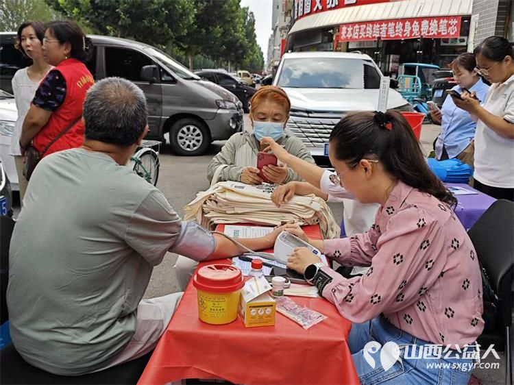 志愿服务进社区健康活动暖人心----介休市敬老协会志愿者2026年7月29日走进介休市东南街道段家巷社区为社区所有老人爱心理发义诊等多项贴心服务 - 第10张 - 山西公益人 志愿服务进社区健康活动暖人心----介休市敬老协会志愿者2026年7月29日走进介休市东南街道段家巷社区为社区所有老人爱心理发义诊等多项贴心服务 - 第10张