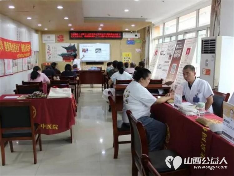 中医文化进社区健康惠民暖人心----太原市滨东社区携手北京同仁堂太原中医院开展公益义诊科普活动大家纷纷表示这样的活动既贴心又实用 - 第2张