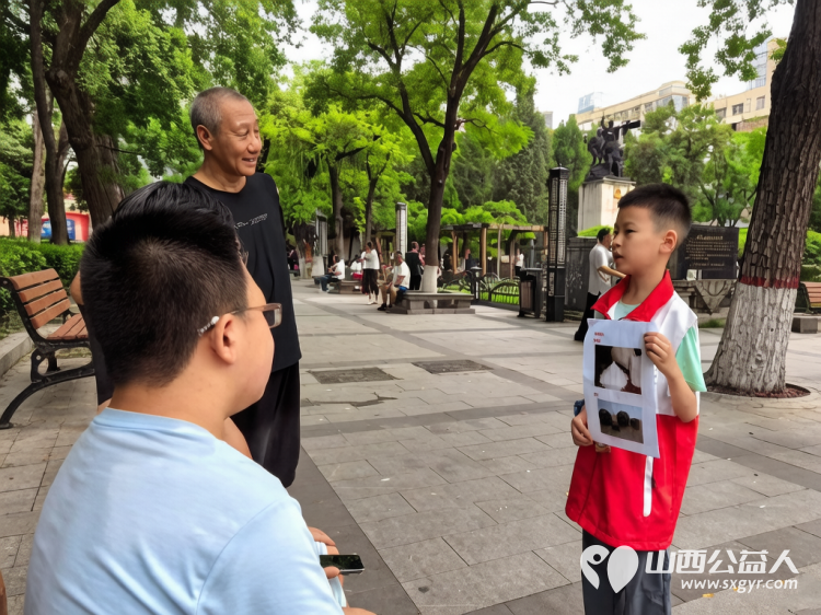 走进太原市文瀛公园您会看见身着红十字志愿马甲的山西省红十字小小宣讲员正在开展公益宣讲如果偶遇孩子们欢迎您驻足静静聆听多给予鼓励也留下宝贵建议 - 第23张 - 山西公益人 走进太原市文瀛公园您会看见身着红十字志愿马甲的山西省红十字小小宣讲员正在开展公益宣讲如果偶遇孩子们欢迎您驻足静静聆听多给予鼓励也留下宝贵建议 - 第23张