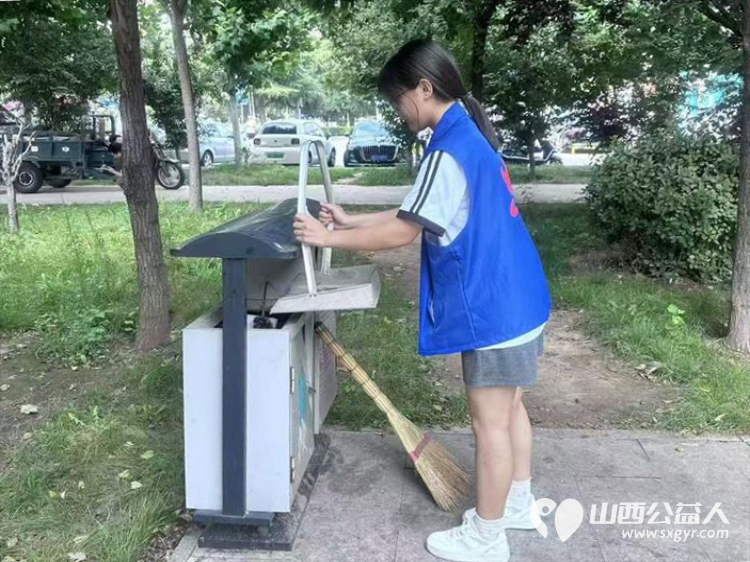 长治市小雨点公益志愿者协会组织志愿者进行便民服务志愿者为居民们义务理发活动 - 第13张 - 山西公益人 长治市小雨点公益志愿者协会组织志愿者进行便民服务志愿者为居民们义务理发活动 - 第13张