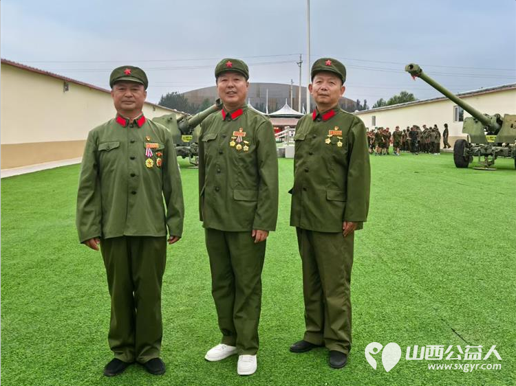 迎八一敬老兵太原市烛光志愿者服务中心厚植爱国拥军情怀邀请老兵前辈们登上讲台追忆峥嵘岁月现场还举行爱心物资捐赠一份份慰问物资传递着敬意与温情 - 第5张
