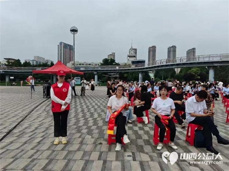 志愿暖民心文艺进基层----潞城区正能量公益协会助力山西省总工会三送三进慰问演出志愿服务传递爱心与温暖以志愿微光汇聚文明暖流 - 第17张 - 山西公益人 志愿暖民心文艺进基层----潞城区正能量公益协会助力山西省总工会三送三进慰问演出志愿服务传递爱心与温暖以志愿微光汇聚文明暖流 - 第17张