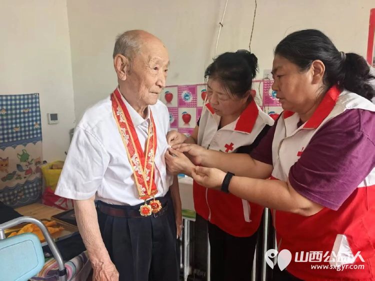 致敬革命功臣传承红色精神----长治市屯留区红十字会志愿者团队开展八一建军节慰问活动为辖区革命老兵送上慰问品与节日关怀祝福 - 第10张 - 山西公益人 致敬革命功臣传承红色精神----长治市屯留区红十字会志愿者团队开展八一建军节慰问活动为辖区革命老兵送上慰问品与节日关怀祝福 - 第10张