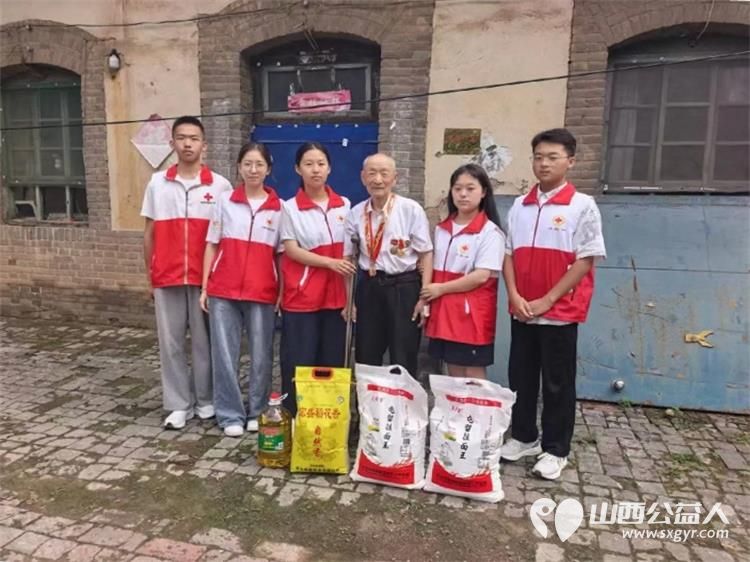 致敬革命功臣传承红色精神----长治市屯留区红十字会志愿者团队开展八一建军节慰问活动为辖区革命老兵送上慰问品与节日关怀祝福 - 第11张 - 山西公益人 致敬革命功臣传承红色精神----长治市屯留区红十字会志愿者团队开展八一建军节慰问活动为辖区革命老兵送上慰问品与节日关怀祝福 - 第11张