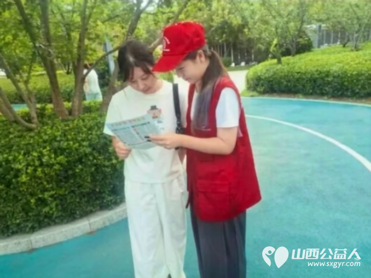 党建引领聚合力志愿服务进社区----临汾市文明交通志愿者协会庆八一文明实践活动开展文明交通劝导交通安全普法宣传垃圾分类志愿服务以实际行动助力文明城市创建 - 第14张 - 山西公益人 党建引领聚合力志愿服务进社区----临汾市文明交通志愿者协会庆八一文明实践活动开展文明交通劝导交通安全普法宣传垃圾分类志愿服务以实际行动助力文明城市创建 - 第14张