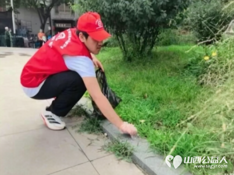 党建引领聚合力志愿服务进社区----临汾市文明交通志愿者协会庆八一文明实践活动开展文明交通劝导交通安全普法宣传垃圾分类志愿服务以实际行动助力文明城市创建 - 第28张 - 山西公益人 党建引领聚合力志愿服务进社区----临汾市文明交通志愿者协会庆八一文明实践活动开展文明交通劝导交通安全普法宣传垃圾分类志愿服务以实际行动助力文明城市创建 - 第28张