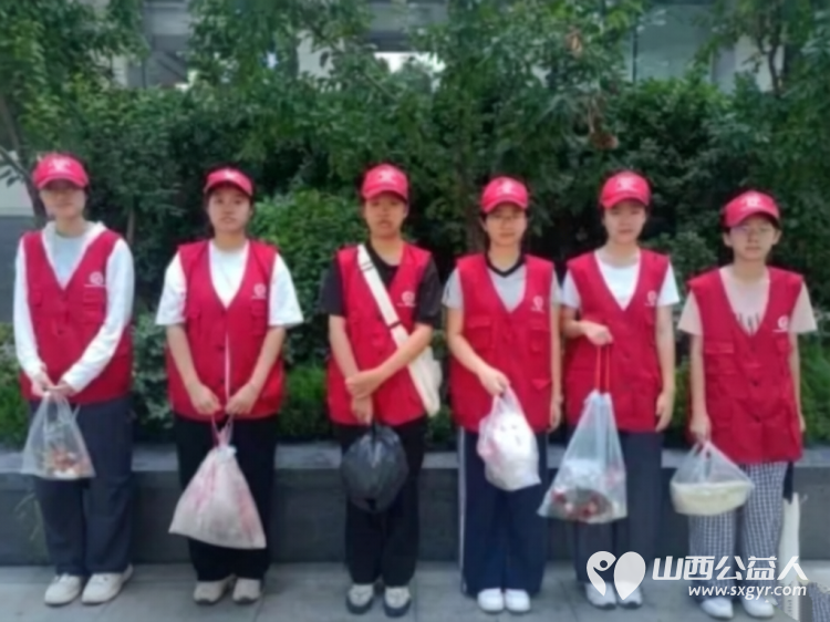 党建引领聚合力志愿服务进社区----临汾市文明交通志愿者协会庆八一文明实践活动开展文明交通劝导交通安全普法宣传垃圾分类志愿服务以实际行动助力文明城市创建 - 第37张 - 山西公益人 党建引领聚合力志愿服务进社区----临汾市文明交通志愿者协会庆八一文明实践活动开展文明交通劝导交通安全普法宣传垃圾分类志愿服务以实际行动助力文明城市创建 - 第37张