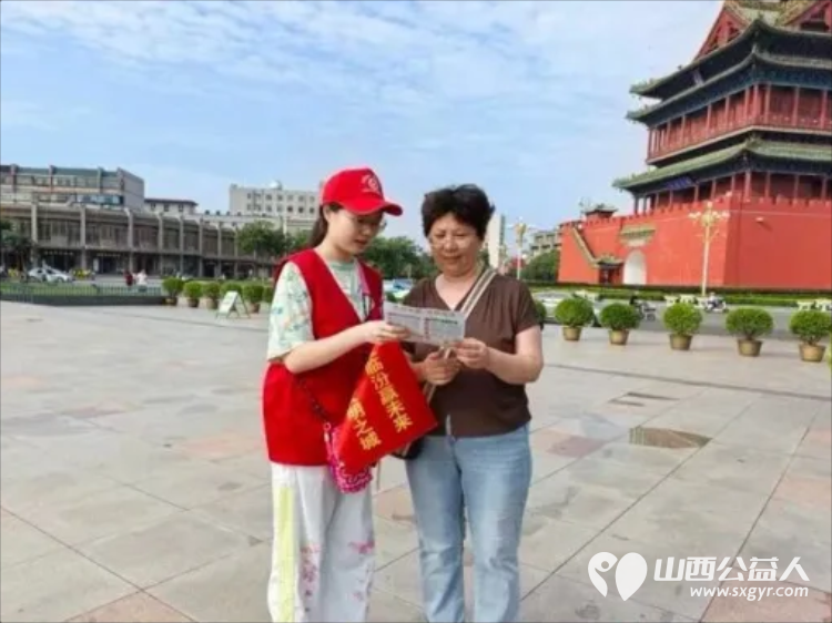 党建引领聚合力志愿服务进社区----临汾市文明交通志愿者协会庆八一文明实践活动开展文明交通劝导交通安全普法宣传垃圾分类志愿服务以实际行动助力文明城市创建 - 第13张 - 山西公益人 党建引领聚合力志愿服务进社区----临汾市文明交通志愿者协会庆八一文明实践活动开展文明交通劝导交通安全普法宣传垃圾分类志愿服务以实际行动助力文明城市创建 - 第13张