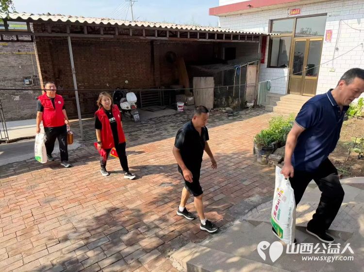 致敬军人情关爱夕阳红----介休市敬老协会八一主题慰问活动慰问退役军人7户准备了米面油等生活慰问品让每一位退役军人都能感受到党和政府的关怀 - 第11张 - 山西公益人 致敬军人情关爱夕阳红----介休市敬老协会八一主题慰问活动慰问退役军人7户准备了米面油等生活慰问品让每一位退役军人都能感受到党和政府的关怀 - 第11张