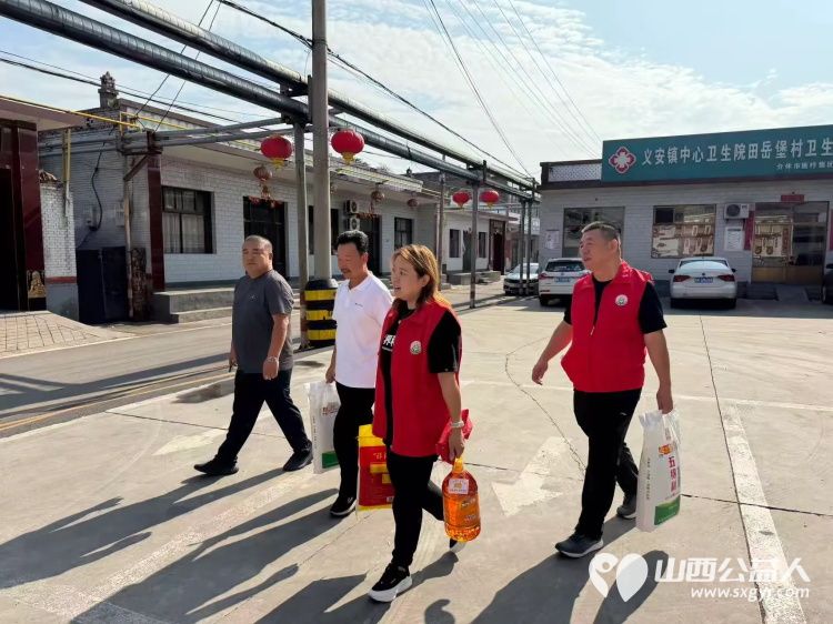 致敬军人情关爱夕阳红----介休市敬老协会八一主题慰问活动慰问退役军人7户准备了米面油等生活慰问品让每一位退役军人都能感受到党和政府的关怀 - 第9张 - 山西公益人 致敬军人情关爱夕阳红----介休市敬老协会八一主题慰问活动慰问退役军人7户准备了米面油等生活慰问品让每一位退役军人都能感受到党和政府的关怀 - 第9张