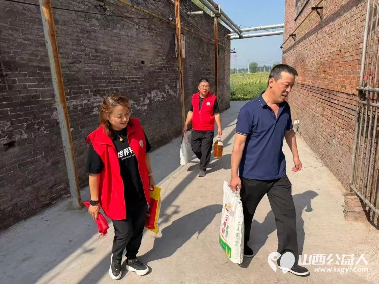 致敬军人情关爱夕阳红----介休市敬老协会八一主题慰问活动慰问退役军人7户准备了米面油等生活慰问品让每一位退役军人都能感受到党和政府的关怀 - 第12张 - 山西公益人 致敬军人情关爱夕阳红----介休市敬老协会八一主题慰问活动慰问退役军人7户准备了米面油等生活慰问品让每一位退役军人都能感受到党和政府的关怀 - 第12张