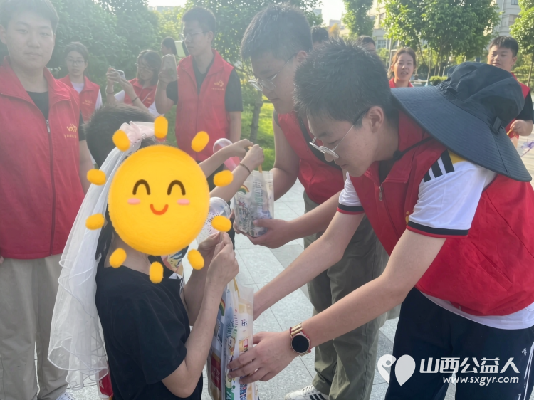 携手童心护生态文明宣传进公园----忻州市爱心公益协会牧马河生态公园志愿服务顺利开展50余名志愿者与福利院儿童结对同行捡拾纸屑塑料瓶烟头等废弃物在劳动实践中体会公益价值 - 第15张 - 山西公益人 携手童心护生态文明宣传进公园----忻州市爱心公益协会牧马河生态公园志愿服务顺利开展50余名志愿者与福利院儿童结对同行捡拾纸屑塑料瓶烟头等废弃物在劳动实践中体会公益价值 - 第15张