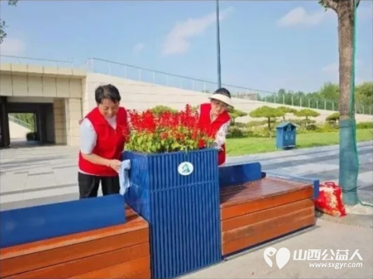 携手童心护生态文明宣传进公园----忻州市爱心公益协会牧马河生态公园志愿服务顺利开展50余名志愿者与福利院儿童结对同行捡拾纸屑塑料瓶烟头等废弃物在劳动实践中体会公益价值 - 第6张 - 山西公益人 携手童心护生态文明宣传进公园----忻州市爱心公益协会牧马河生态公园志愿服务顺利开展50余名志愿者与福利院儿童结对同行捡拾纸屑塑料瓶烟头等废弃物在劳动实践中体会公益价值 - 第6张