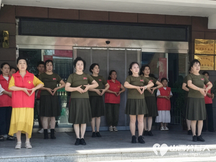 情暖八一致敬军魂----忻州市忻府区阳光爱心公益志愿服务队走进福寿康老年公寓为老军人们修剪头发修整指甲认真聆听老兵回忆往昔峥嵘岁月 - 第9张 - 山西公益人 情暖八一致敬军魂----忻州市忻府区阳光爱心公益志愿服务队走进福寿康老年公寓为老军人们修剪头发修整指甲认真聆听老兵回忆往昔峥嵘岁月 - 第9张