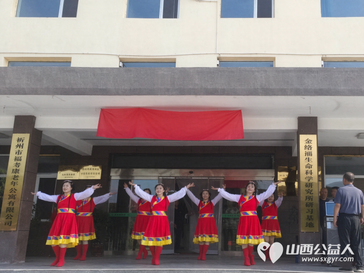 情暖八一致敬军魂----忻州市忻府区阳光爱心公益志愿服务队走进福寿康老年公寓为老军人们修剪头发修整指甲认真聆听老兵回忆往昔峥嵘岁月 - 第8张 - 山西公益人 情暖八一致敬军魂----忻州市忻府区阳光爱心公益志愿服务队走进福寿康老年公寓为老军人们修剪头发修整指甲认真聆听老兵回忆往昔峥嵘岁月 - 第8张