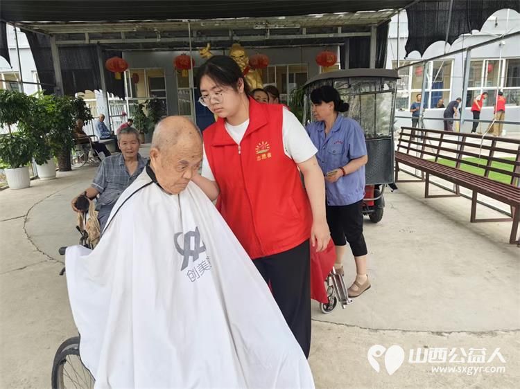 温情暖夕阳志愿护银发----长治市阳光困境儿童帮扶协会走进福乐养老院开展义务理发志愿服务让养老院的老人们真切感受到来自社会公益组织的关爱 - 第13张 - 山西公益人 温情暖夕阳志愿护银发----长治市阳光困境儿童帮扶协会走进福乐养老院开展义务理发志愿服务让养老院的老人们真切感受到来自社会公益组织的关爱 - 第13张