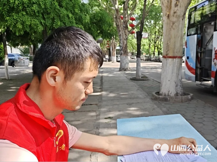 热血传递大爱志愿守护文明|长治市阳光困境儿童帮扶协会在长钢工会门口无偿献血志愿服务圆满收官 - 第3张 - 山西公益人 热血传递大爱志愿守护文明|长治市阳光困境儿童帮扶协会在长钢工会门口无偿献血志愿服务圆满收官 - 第3张