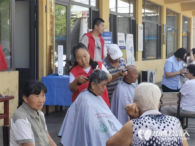介休市敬老协会2026年8月1日敬老爱老助老活动走进义安镇那村为老人提供爱心理发体检等服务 - 第9张 - 山西公益人 介休市敬老协会2026年8月1日敬老爱老助老活动走进义安镇那村为老人提供爱心理发体检等服务 - 第9张