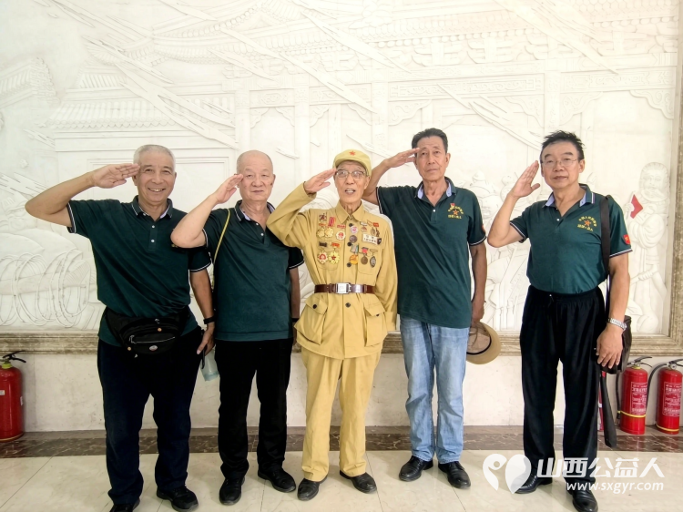 忠诚奉献铁血军魂----太原骑协退役军人志愿服务队参加省军区八一建军节活动和抗美援朝老兵吕良亲切交谈并观看精彩的文艺演出 - 第3张 - 山西公益人 忠诚奉献铁血军魂----太原骑协退役军人志愿服务队参加省军区八一建军节活动和抗美援朝老兵吕良亲切交谈并观看精彩的文艺演出 - 第3张