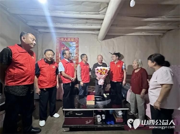 幸福生活来之不易八一慰问感恩前辈----长治市正能量公益协会志愿服务团队三队八一建军节探访慰问三位革命老军人祝福老军人福如东海寿比南山安享晚年 - 第7张 - 山西公益人 幸福生活来之不易八一慰问感恩前辈----长治市正能量公益协会志愿服务团队三队八一建军节探访慰问三位革命老军人祝福老军人福如东海寿比南山安享晚年 - 第7张