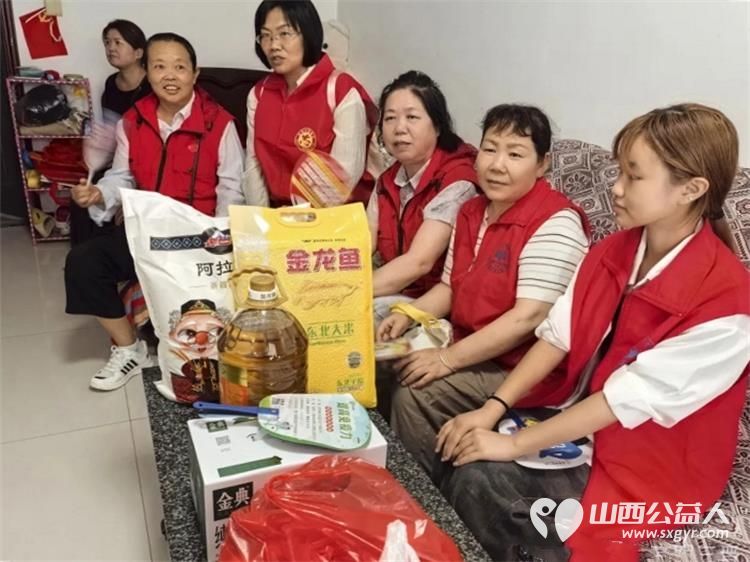 致敬革命功臣暖心关怀送上门----忻州春晖公益活动站走访慰问97岁解放战争老兵王俏昌细心送上慰问物资围坐在老人身边亲切交谈聆听红色往事致敬峥嵘岁月 - 第3张 - 山西公益人 致敬革命功臣暖心关怀送上门----忻州春晖公益活动站走访慰问97岁解放战争老兵王俏昌细心送上慰问物资围坐在老人身边亲切交谈聆听红色往事致敬峥嵘岁月 - 第3张