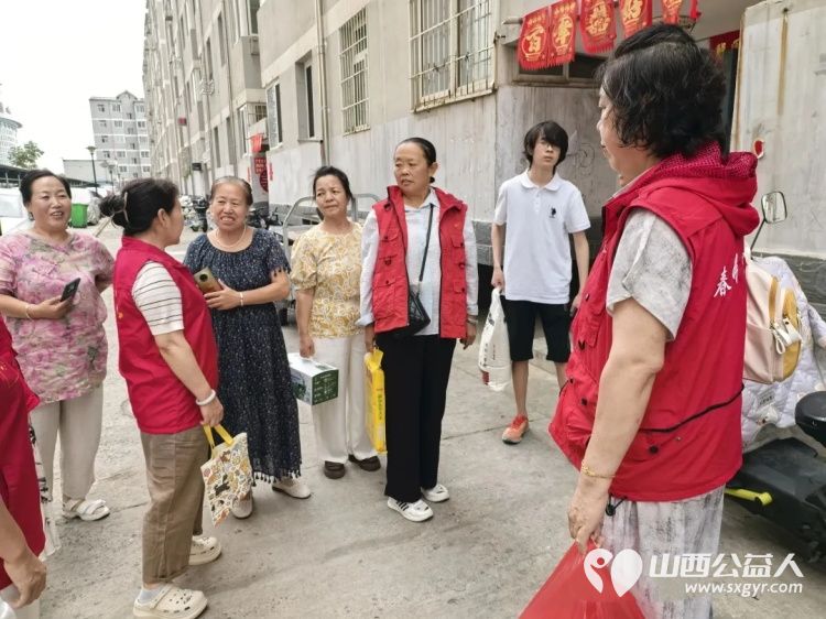 致敬革命功臣暖心关怀送上门----忻州春晖公益活动站走访慰问97岁解放战争老兵王俏昌细心送上慰问物资围坐在老人身边亲切交谈聆听红色往事致敬峥嵘岁月 - 第2张 - 山西公益人 致敬革命功臣暖心关怀送上门----忻州春晖公益活动站走访慰问97岁解放战争老兵王俏昌细心送上慰问物资围坐在老人身边亲切交谈聆听红色往事致敬峥嵘岁月 - 第2张