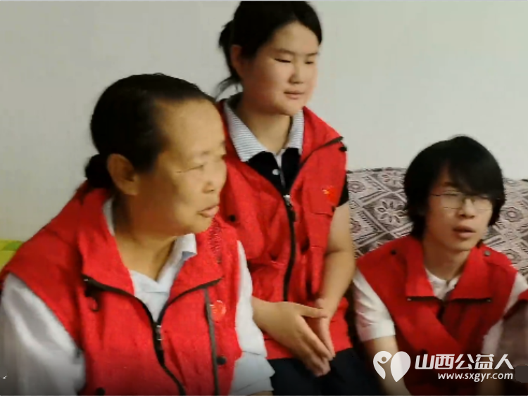 致敬革命功臣暖心关怀送上门----忻州春晖公益活动站走访慰问97岁解放战争老兵王俏昌细心送上慰问物资围坐在老人身边亲切交谈聆听红色往事致敬峥嵘岁月 - 第5张 - 山西公益人 致敬革命功臣暖心关怀送上门----忻州春晖公益活动站走访慰问97岁解放战争老兵王俏昌细心送上慰问物资围坐在老人身边亲切交谈聆听红色往事致敬峥嵘岁月 - 第5张