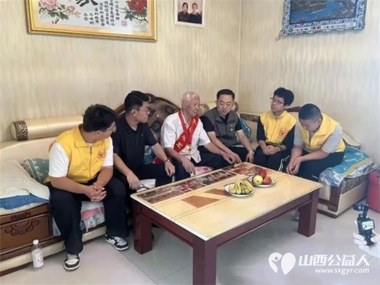 八一慰问老兵公益奉献温情----河曲县爱华公益志愿者协会携手山西华鹿阳坡泉煤矿有限公司开展八一关爱退伍军人慰问活动准备的大米白面食用油牛奶水果等慰问品 - 第4张 - 山西公益人 八一慰问老兵公益奉献温情----河曲县爱华公益志愿者协会携手山西华鹿阳坡泉煤矿有限公司开展八一关爱退伍军人慰问活动准备的大米白面食用油牛奶水果等慰问品 - 第4张