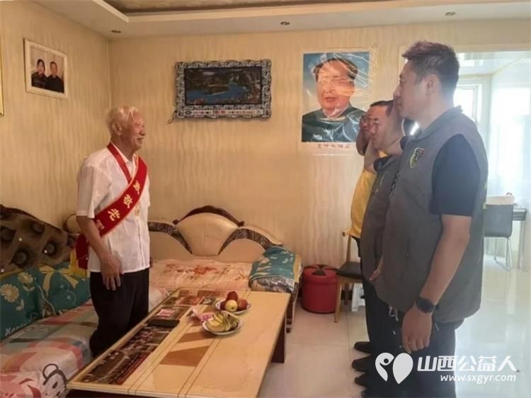八一慰问老兵公益奉献温情----河曲县爱华公益志愿者协会携手山西华鹿阳坡泉煤矿有限公司开展八一关爱退伍军人慰问活动准备的大米白面食用油牛奶水果等慰问品 - 第5张 - 山西公益人 八一慰问老兵公益奉献温情----河曲县爱华公益志愿者协会携手山西华鹿阳坡泉煤矿有限公司开展八一关爱退伍军人慰问活动准备的大米白面食用油牛奶水果等慰问品 - 第5张