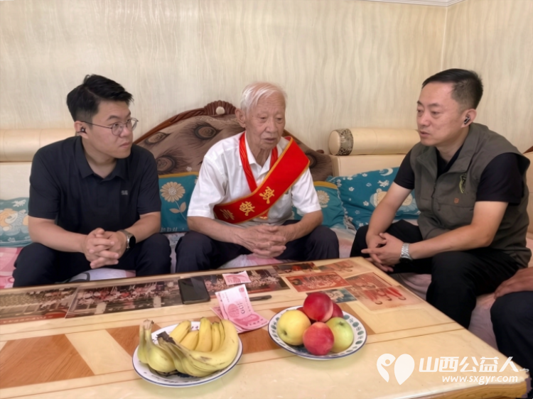 八一慰问老兵公益奉献温情----河曲县爱华公益志愿者协会携手山西华鹿阳坡泉煤矿有限公司开展八一关爱退伍军人慰问活动准备的大米白面食用油牛奶水果等慰问品 - 第7张 - 山西公益人 八一慰问老兵公益奉献温情----河曲县爱华公益志愿者协会携手山西华鹿阳坡泉煤矿有限公司开展八一关爱退伍军人慰问活动准备的大米白面食用油牛奶水果等慰问品 - 第7张