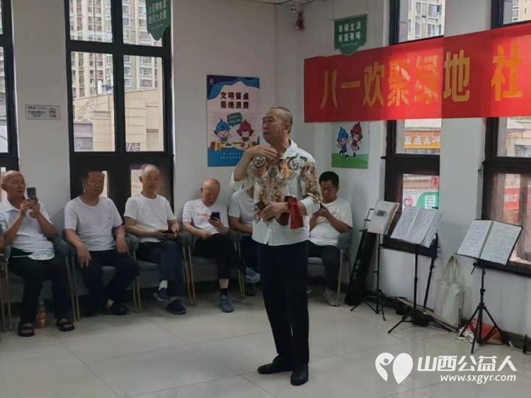 致敬军旅暖人心军民同心鱼水情----太原市和谐社区服务中心开展八一建军节联谊慰问活动走进绿地社区文艺演出为老人们提供免费理发健康咨询服务 - 第8张