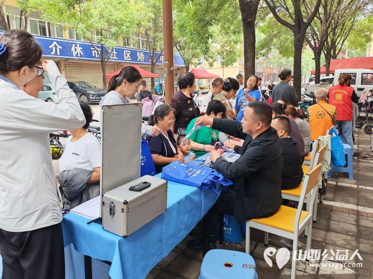 志愿服务进社区健康活动暖人心----2026年8月5日介休市敬老协会走进北坛街道花园街社区为社区所有老人爱心理发义诊等多项贴心服务 - 第30张