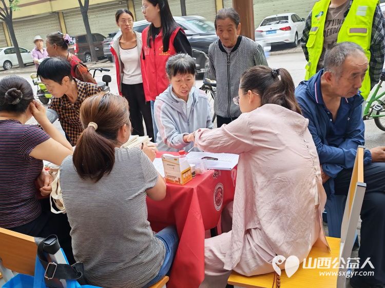 志愿服务进社区健康活动暖人心----2026年8月5日介休市敬老协会走进北坛街道花园街社区为社区所有老人爱心理发义诊等多项贴心服务 - 第32张