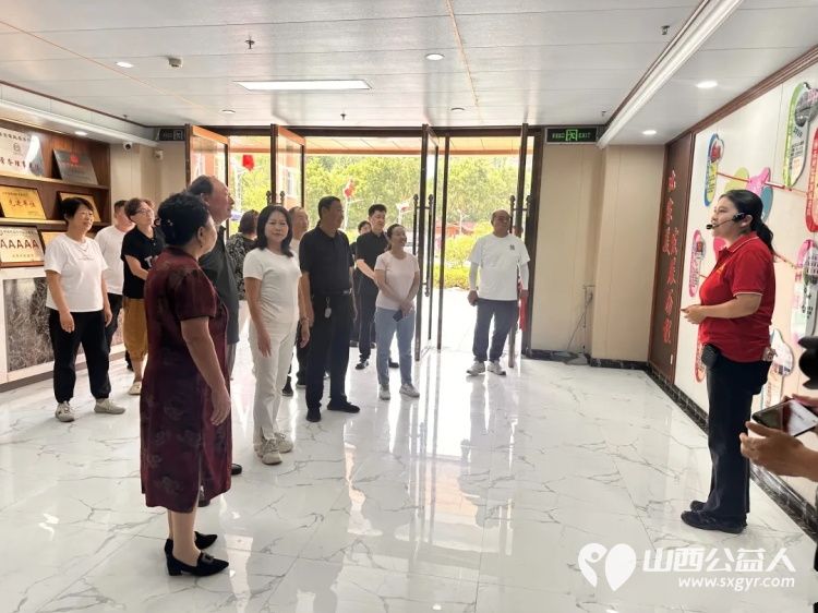 炎炎夏日送甜桃爱心善举暖人心----山西省福利养老机构联合会携山西大康家俱公司来杏花岭区比家美慈爱养护院开展爱心捐赠活动为长者送来20箱共计两百多斤新鲜桃子 - 第7张 - 山西公益人 炎炎夏日送甜桃爱心善举暖人心----山西省福利养老机构联合会携山西大康家俱公司来杏花岭区比家美慈爱养护院开展爱心捐赠活动为长者送来20箱共计两百多斤新鲜桃子 - 第7张