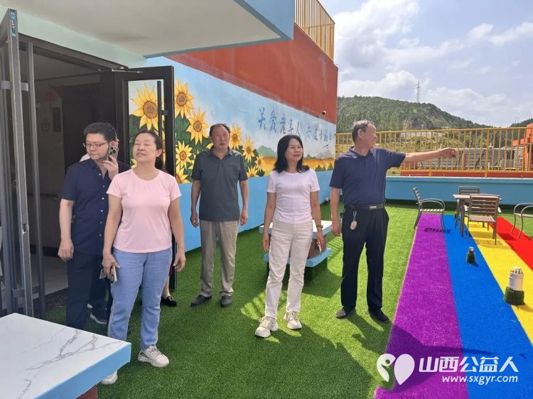 炎炎夏日送甜桃爱心善举暖人心----山西省福利养老机构联合会携山西大康家俱公司来杏花岭区比家美慈爱养护院开展爱心捐赠活动为长者送来20箱共计两百多斤新鲜桃子 - 第8张 - 山西公益人 炎炎夏日送甜桃爱心善举暖人心----山西省福利养老机构联合会携山西大康家俱公司来杏花岭区比家美慈爱养护院开展爱心捐赠活动为长者送来20箱共计两百多斤新鲜桃子 - 第8张