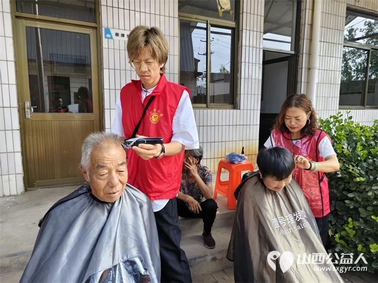 寿阳县卡卡公益志愿者协会携手众享商贸有限公司走出寿阳走进榆次区东赵乡榆三庄村开展2026传递温暖服务邻里共建和谐美好家园活动 - 第7张