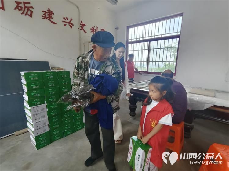 寿阳县卡卡公益志愿者协会携手众享商贸有限公司走出寿阳走进榆次区东赵乡榆三庄村开展2026传递温暖服务邻里共建和谐美好家园活动 - 第18张