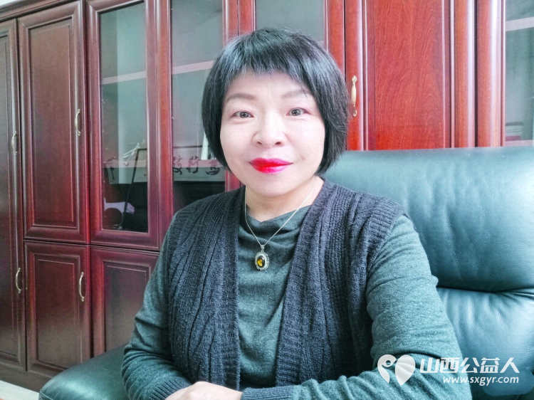晨光里的问候岁月里的陪伴----中国妇女报记录山西省太原市晋源区第八实验小学校党支部书记校长李雁鸿 - 第1张 - 山西公益人 晨光里的问候岁月里的陪伴----中国妇女报记录山西省太原市晋源区第八实验小学校党支部书记校长李雁鸿 - 第1张