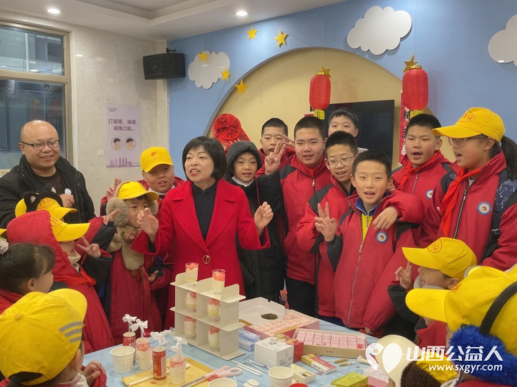 晨光里的问候岁月里的陪伴----中国妇女报记录山西省太原市晋源区第八实验小学校党支部书记校长李雁鸿 - 第25张 - 山西公益人 晨光里的问候岁月里的陪伴----中国妇女报记录山西省太原市晋源区第八实验小学校党支部书记校长李雁鸿 - 第25张