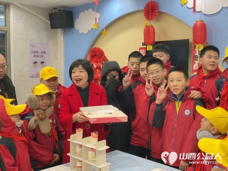 晨光里的问候岁月里的陪伴----中国妇女报记录山西省太原市晋源区第八实验小学校党支部书记校长李雁鸿 - 第26张 - 山西公益人 晨光里的问候岁月里的陪伴----中国妇女报记录山西省太原市晋源区第八实验小学校党支部书记校长李雁鸿 - 第26张