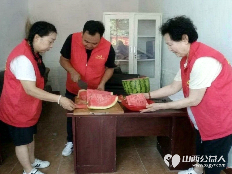 致敬老兵传承红色血脉同心拥军共叙鱼水深情----忻州市爱心公益协会走进南胡村开展拥军慰问文艺演出志愿者依照帮扶名单分装慰问物资送到村内11位重点帮扶对象手中 - 第50张 - 山西公益人 致敬老兵传承红色血脉同心拥军共叙鱼水深情----忻州市爱心公益协会走进南胡村开展拥军慰问文艺演出志愿者依照帮扶名单分装慰问物资送到村内11位重点帮扶对象手中 - 第50张