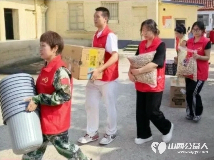 致敬老兵传承红色血脉同心拥军共叙鱼水深情----忻州市爱心公益协会走进南胡村开展拥军慰问文艺演出志愿者依照帮扶名单分装慰问物资送到村内11位重点帮扶对象手中 - 第58张 - 山西公益人 致敬老兵传承红色血脉同心拥军共叙鱼水深情----忻州市爱心公益协会走进南胡村开展拥军慰问文艺演出志愿者依照帮扶名单分装慰问物资送到村内11位重点帮扶对象手中 - 第58张