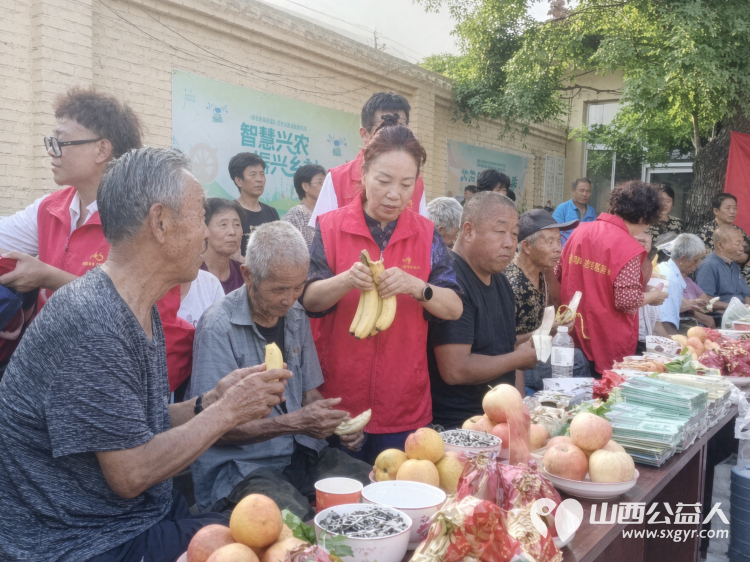 致敬老兵传承红色血脉同心拥军共叙鱼水深情----忻州市爱心公益协会走进南胡村开展拥军慰问文艺演出志愿者依照帮扶名单分装慰问物资送到村内11位重点帮扶对象手中 - 第47张 - 山西公益人 致敬老兵传承红色血脉同心拥军共叙鱼水深情----忻州市爱心公益协会走进南胡村开展拥军慰问文艺演出志愿者依照帮扶名单分装慰问物资送到村内11位重点帮扶对象手中 - 第47张