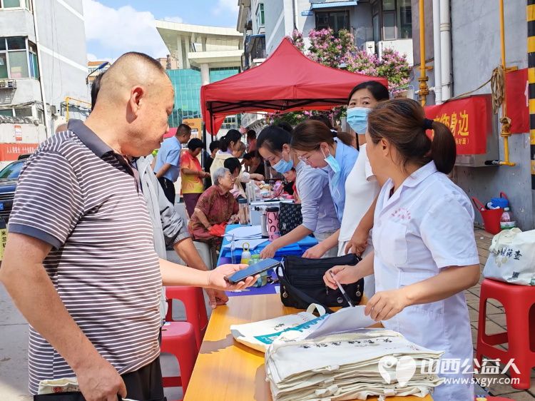志愿服务进社区健康活动暖人心----2026年8月13日介休市敬老协会志愿者在西南街道南河沿社区践行为老服务理念为社区所有老人爱心理发义诊等多项贴心服务 - 第25张