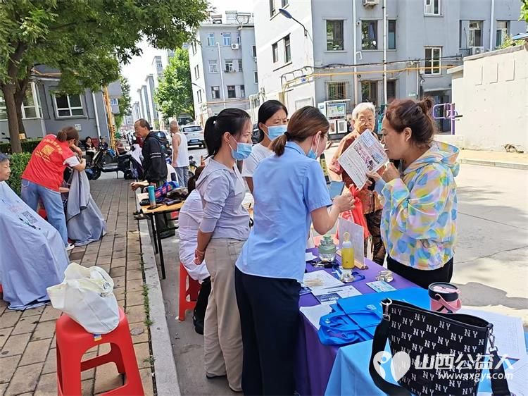 志愿服务进社区健康活动暖人心----2026年8月13日介休市敬老协会志愿者在西南街道南河沿社区践行为老服务理念为社区所有老人爱心理发义诊等多项贴心服务 - 第29张