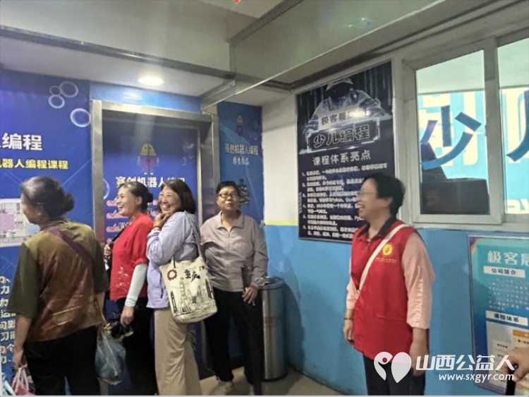 阳泉市义工联合会携阳泉九达国际影城邀请85位老人免费观看了热播电影功夫女足陪老人们看一场电影让温暖陪伴点亮老人们的幸福时光 - 第13张 - 山西公益人 阳泉市义工联合会携阳泉九达国际影城邀请85位老人免费观看了热播电影功夫女足陪老人们看一场电影让温暖陪伴点亮老人们的幸福时光 - 第13张