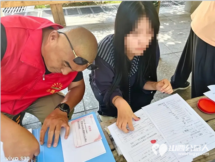 长治市阳光困境儿童帮扶协会开展2026年困境儿童陪伴服务活动本年度一对一成长礼包陆续发放到的孩子们手中一句句稚嫩真诚的道谢让现场暖意融融 - 第5张 - 山西公益人 长治市阳光困境儿童帮扶协会开展2026年困境儿童陪伴服务活动本年度一对一成长礼包陆续发放到的孩子们手中一句句稚嫩真诚的道谢让现场暖意融融 - 第5张